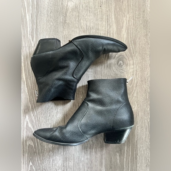Steve Madden Booties - Picture 2 of 8